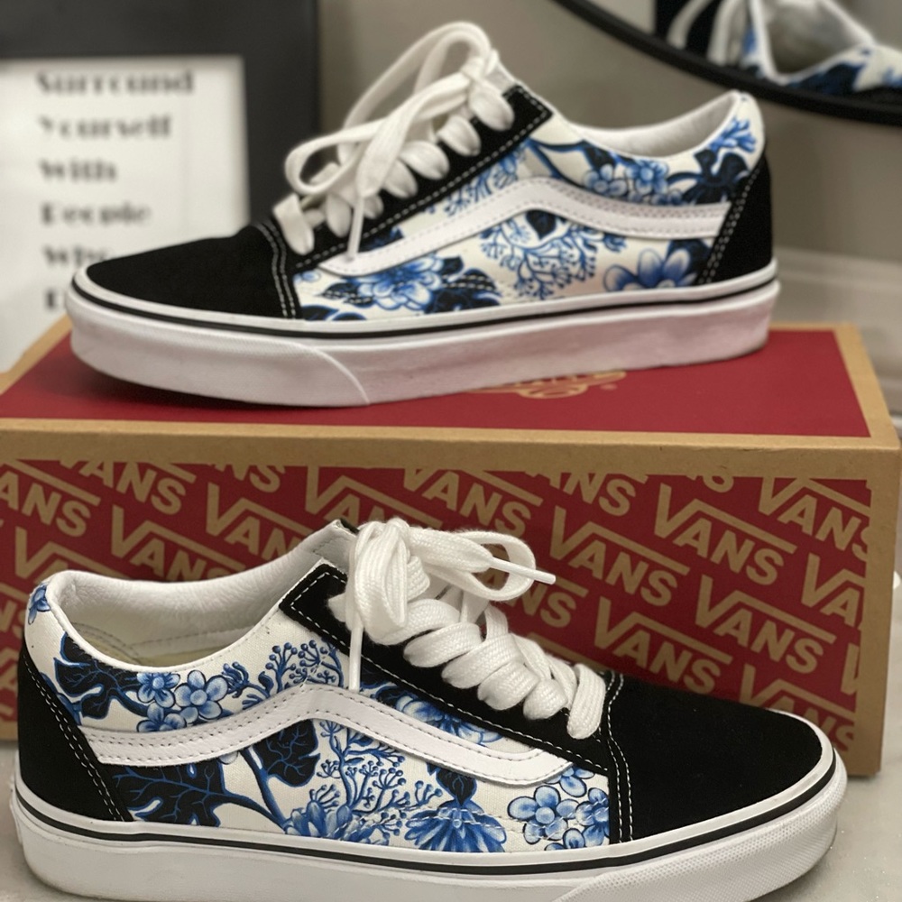Blue Floral Vans Old Skool sneakers